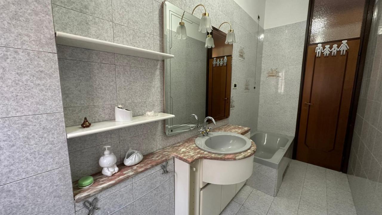מילאנו Dehomes - Two Bedrooms, Terrace, Wi-Fi, Tram To Centre & Rho Fiera מראה חיצוני תמונה
